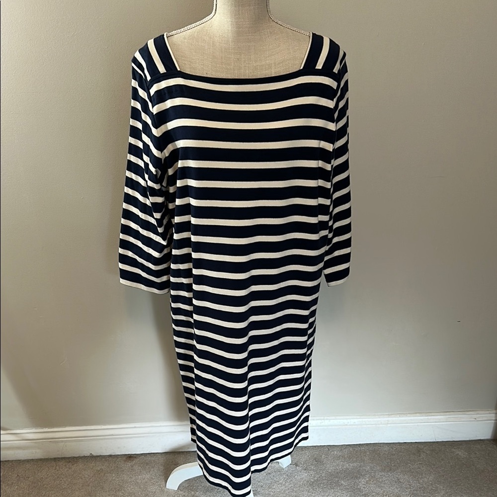 L.L. Bean‎ Blue and White Sheath Dress with 3/4 Sleeves